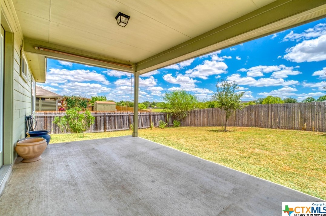 961 Lauren St, New Braunfels TX 78130-3965 exterior