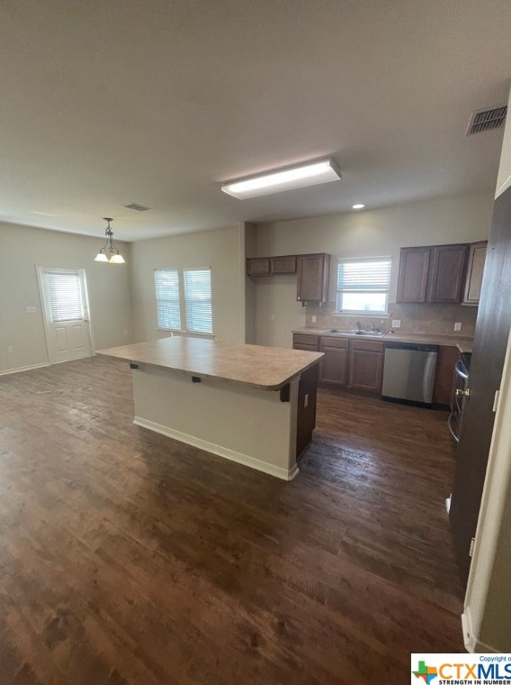 106 Pin Oak Ct, Victoria, TX 77901
