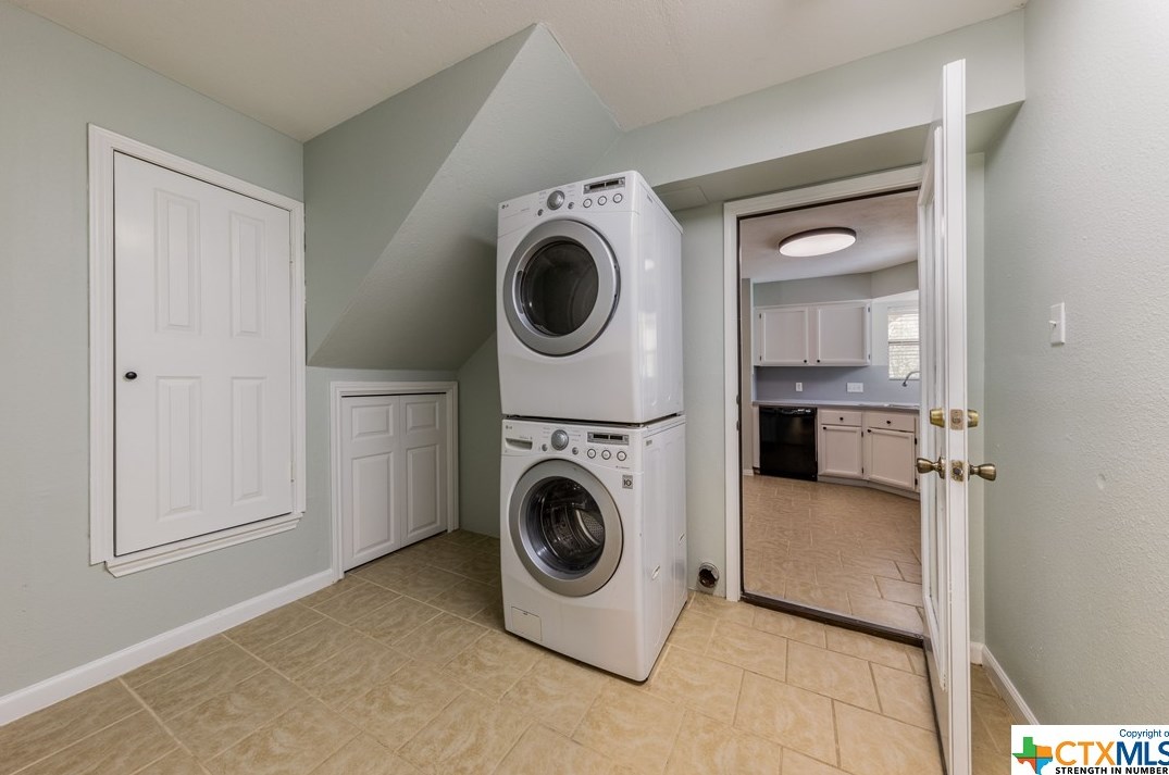 1913 Ramona Cir, San Marcos TX 78666-2226 exterior