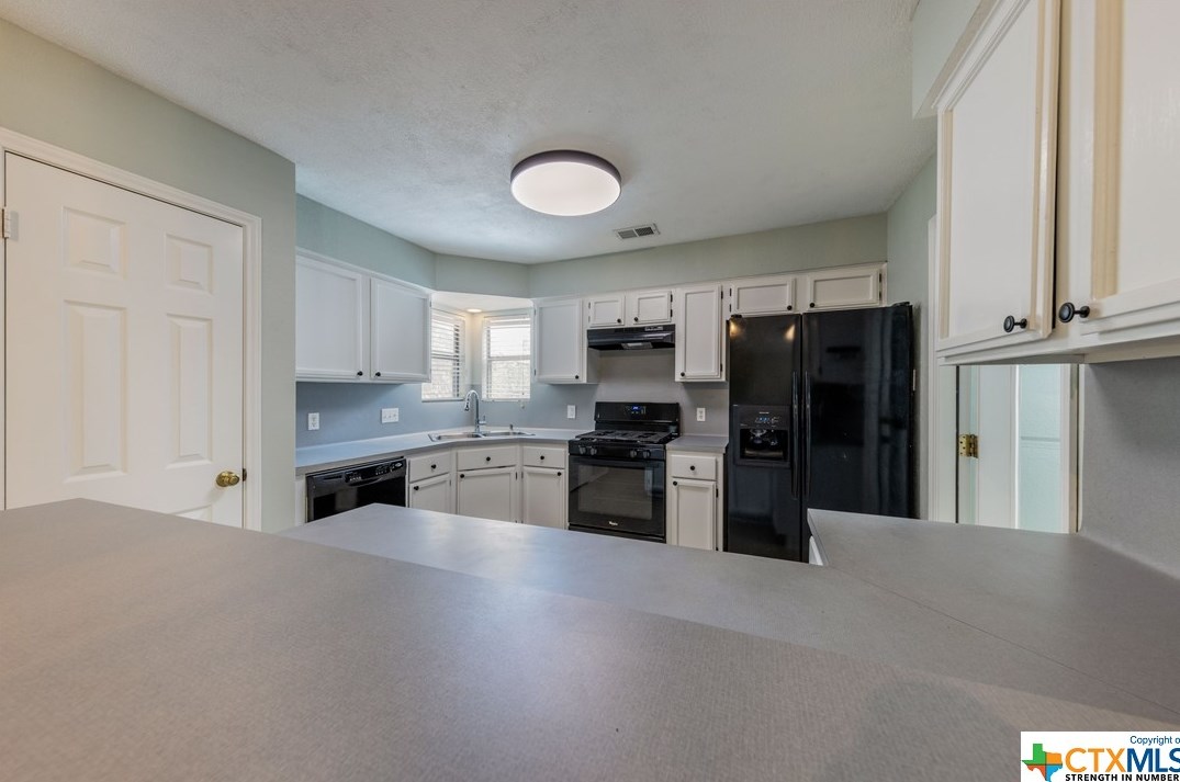 1913 Ramona Cir, San Marcos TX 78666-2226 exterior