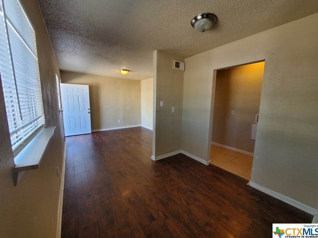 913 S 15th St, Copperas Cove, TX 76522