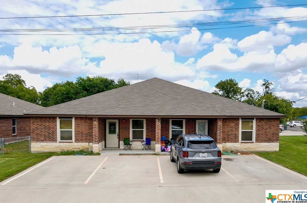 801 Live Oak St, Lampasas, TX 76550-3769