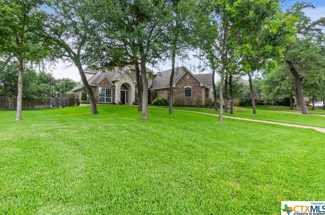 365 Green Park Dr, Morgans Point, TX 76513