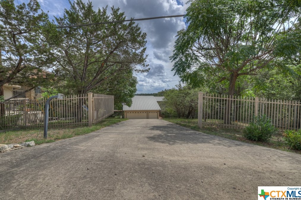 2078 Colleen Dr, New Braunfels TX 78133-5336 exterior