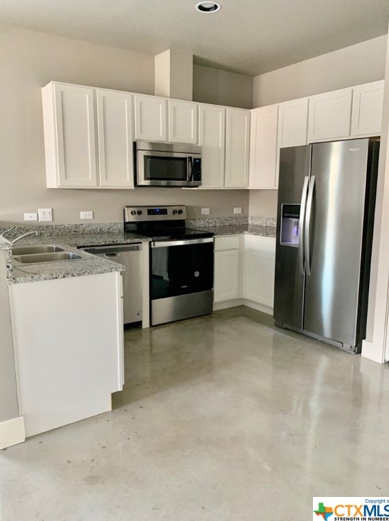2039 N Ranch Estates Blvd, New Braunfels, TX 78130