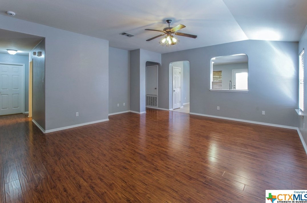 513 Leo Ln, Killeen, TX 76542-5414