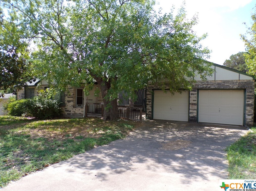 1402 Live Oak Dr, Temple, TX 76504-6469