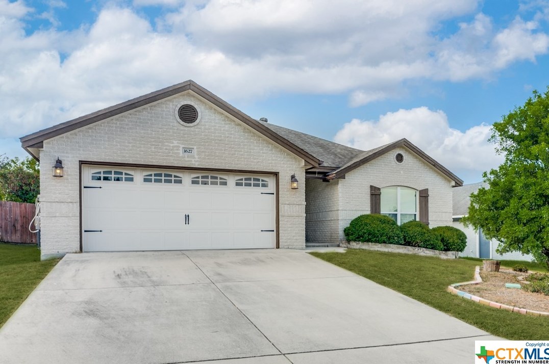 1627 Sunspur Dr, New Braunfels, TX 78130-2963