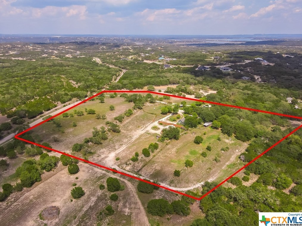 1060 Demi John Bend Rd, New Braunfels TX 78133-5910 exterior