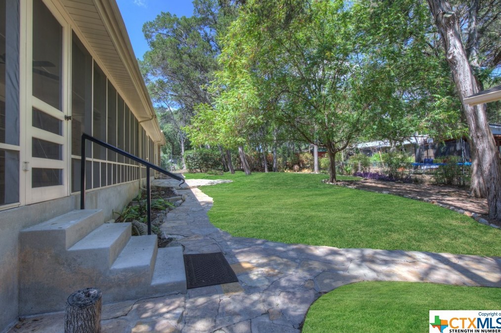 810 Timber Dr, New Braunfels TX 78130-6629 exterior