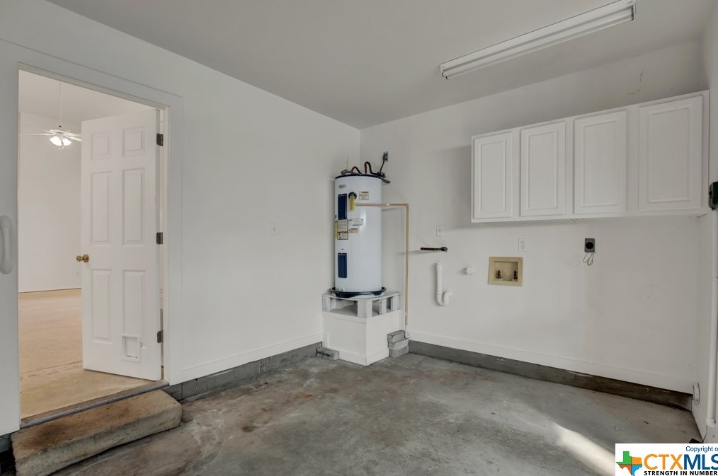 1226 Blf Crk Cir, New Braunfels TX 78130-4055 exterior