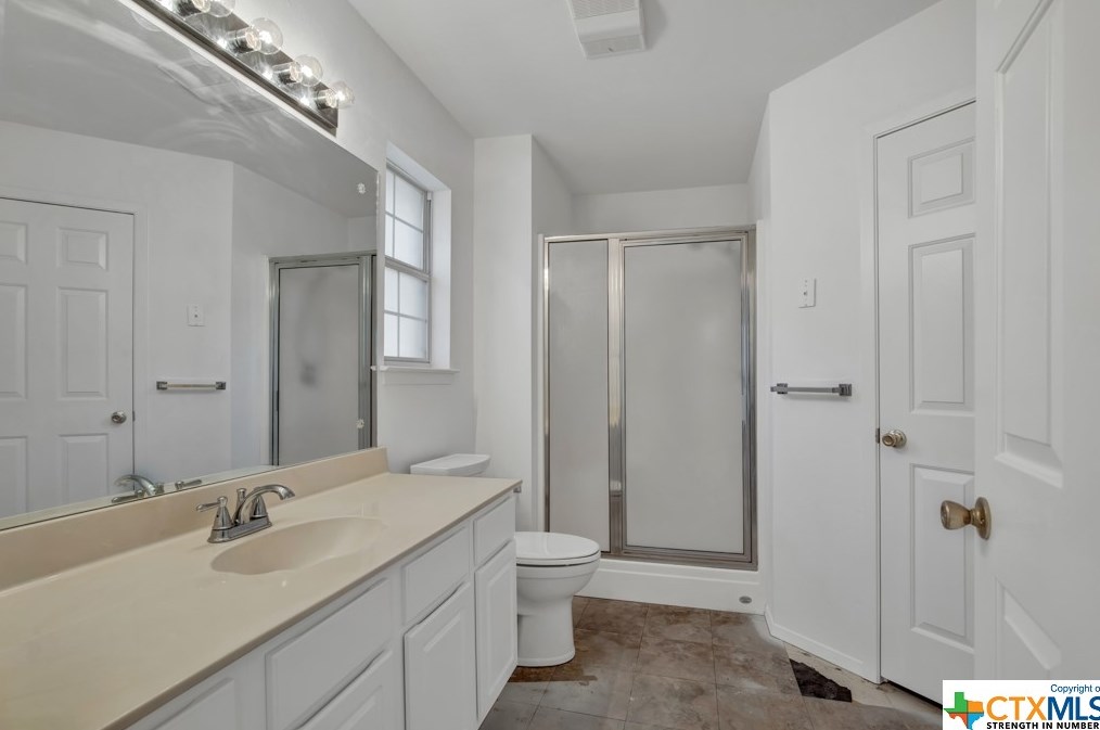 1226 Blf Crk Cir, New Braunfels TX 78130-4055 exterior