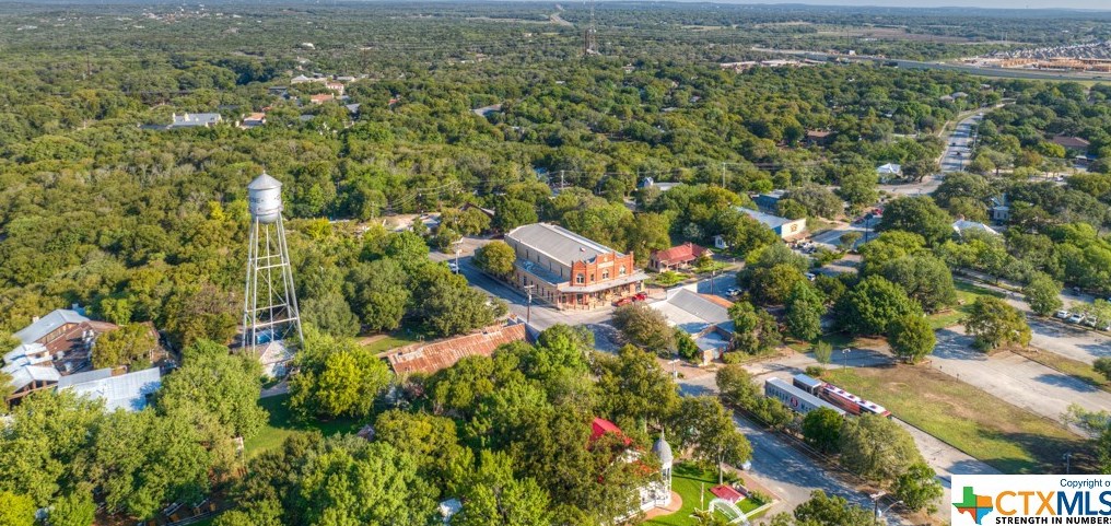 1226 Blf Crk Cir, New Braunfels TX 78130-4055 exterior