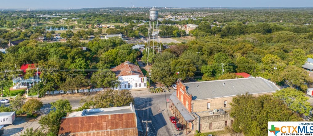 1226 Blf Crk Cir, New Braunfels TX 78130-4055 exterior