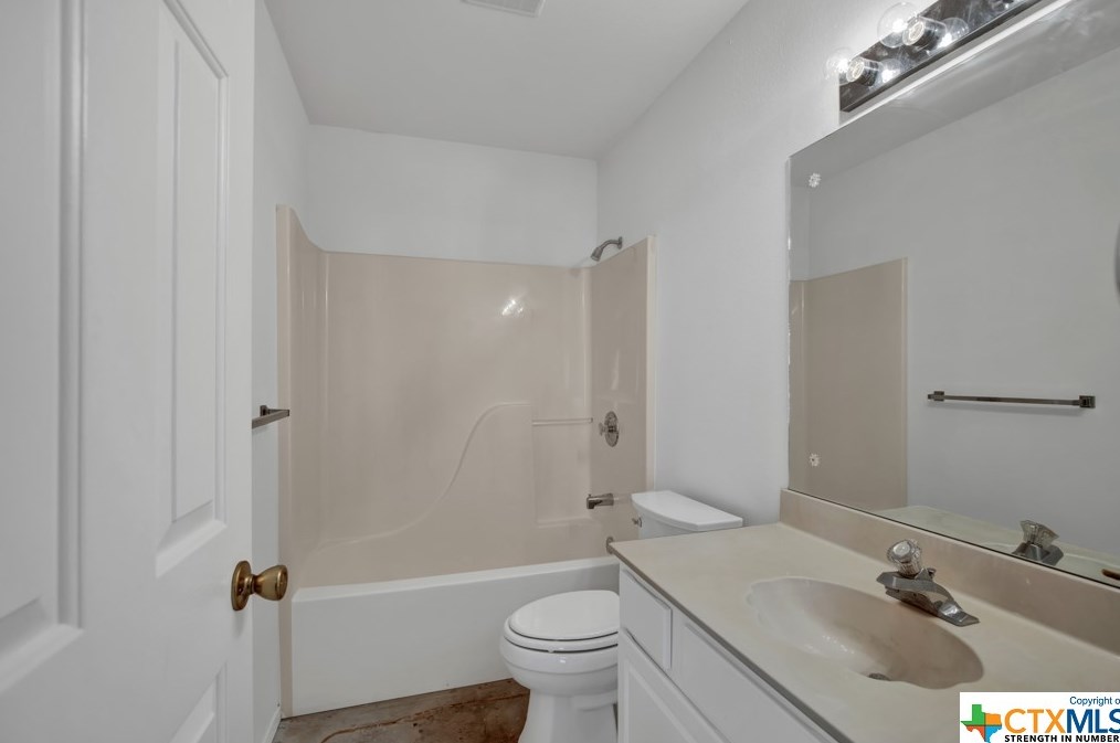 1226 Blf Crk Cir, New Braunfels TX 78130-4055 exterior