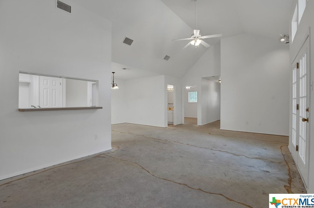 1226 Blf Crk Cir, New Braunfels TX 78130-4055 exterior