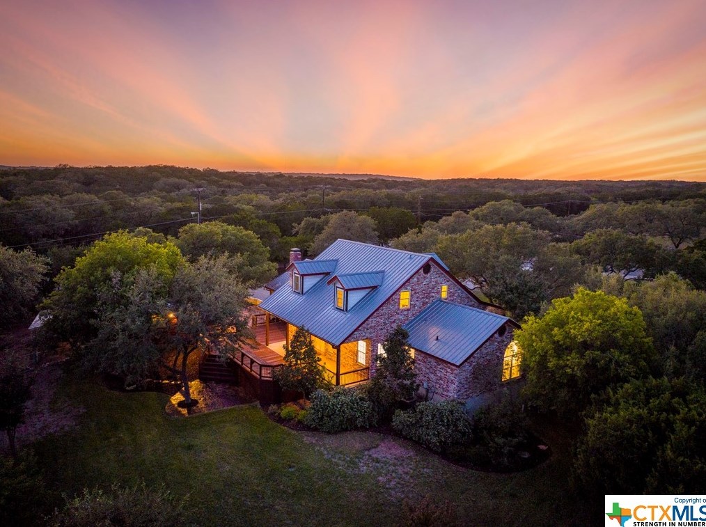 100 Oak Hill Dr, New Braunfels, TX 78132-3003