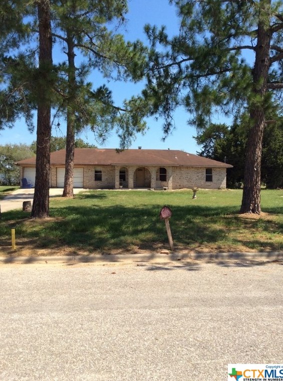 912 Woodworth St, Edgar, TX 77954-4320
