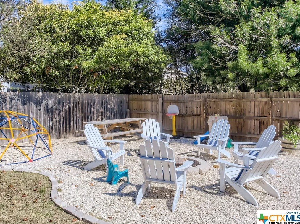 224 San Saba, New Braunfels TX 78130-2999 exterior