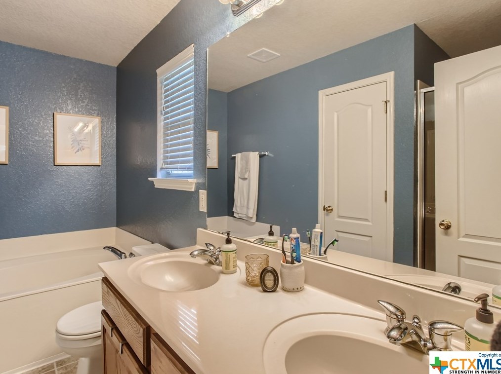 224 San Saba, New Braunfels TX 78130-2999 exterior