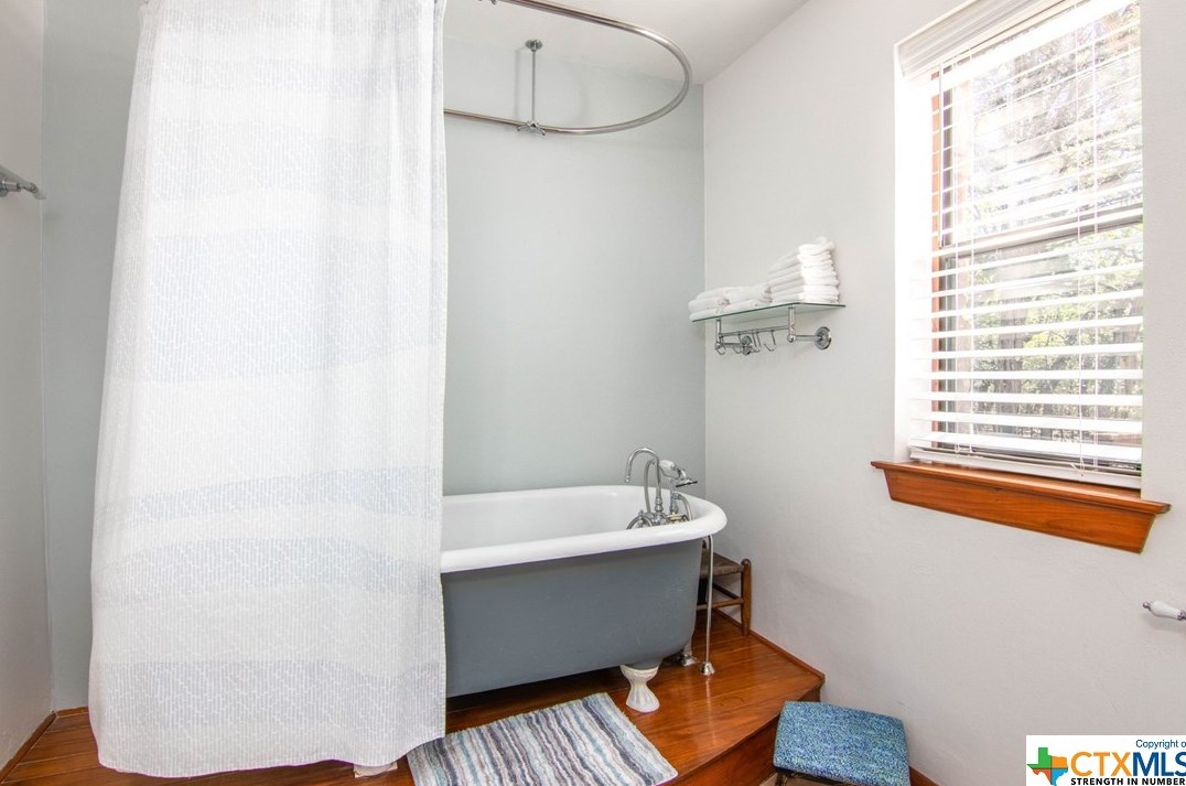 1360 Misty Holw, New Braunfels TX 78132-2488 exterior