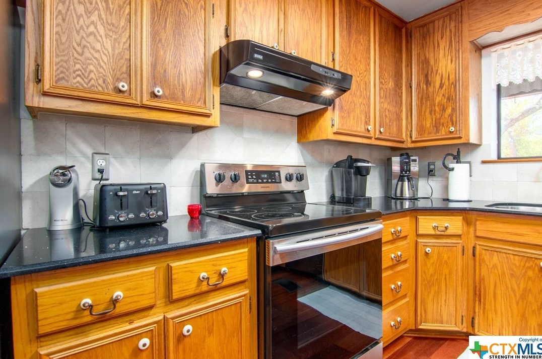 1360 Misty Holw, New Braunfels TX 78132-2488 exterior