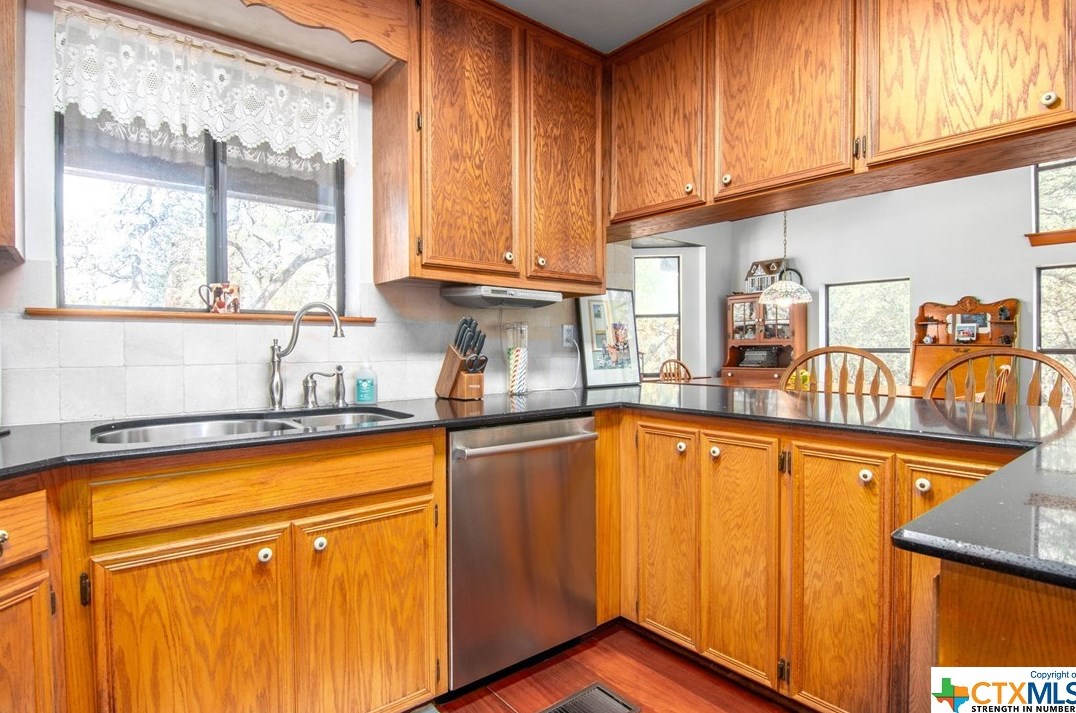 1360 Misty Holw, New Braunfels TX 78132-2488 exterior