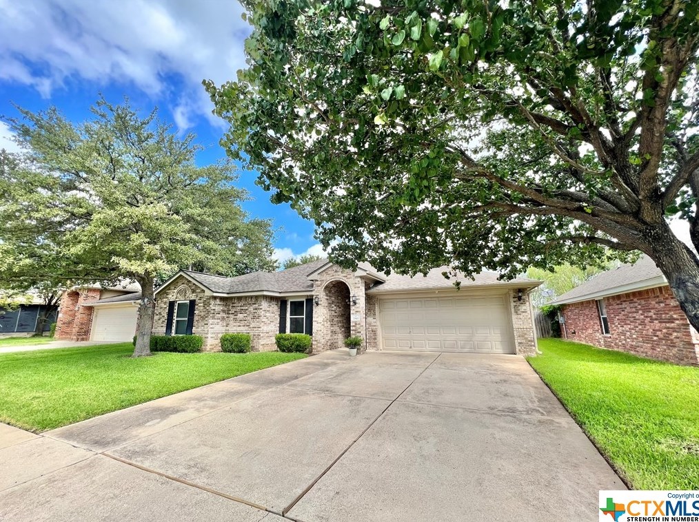 2811 Phoenix Dr, Killeen, TX 76543-5238