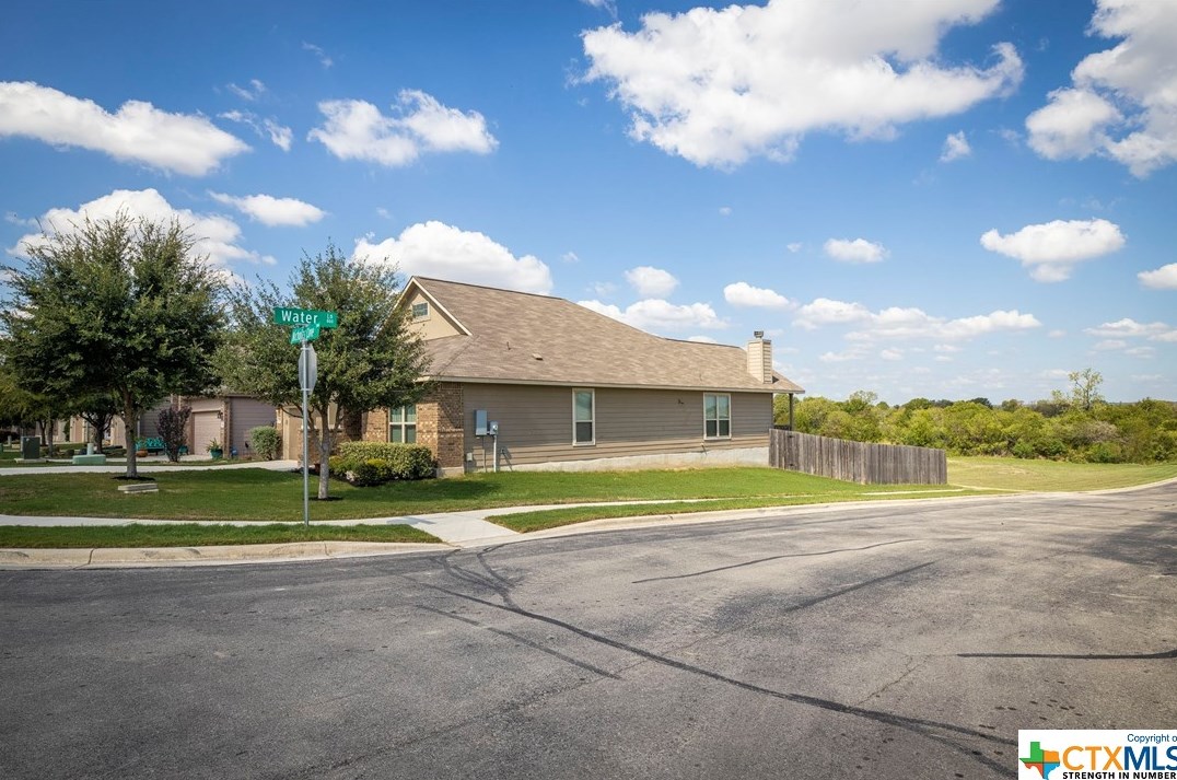 2948 Nicholas Cv, New Braunfels TX 78130-6846 exterior