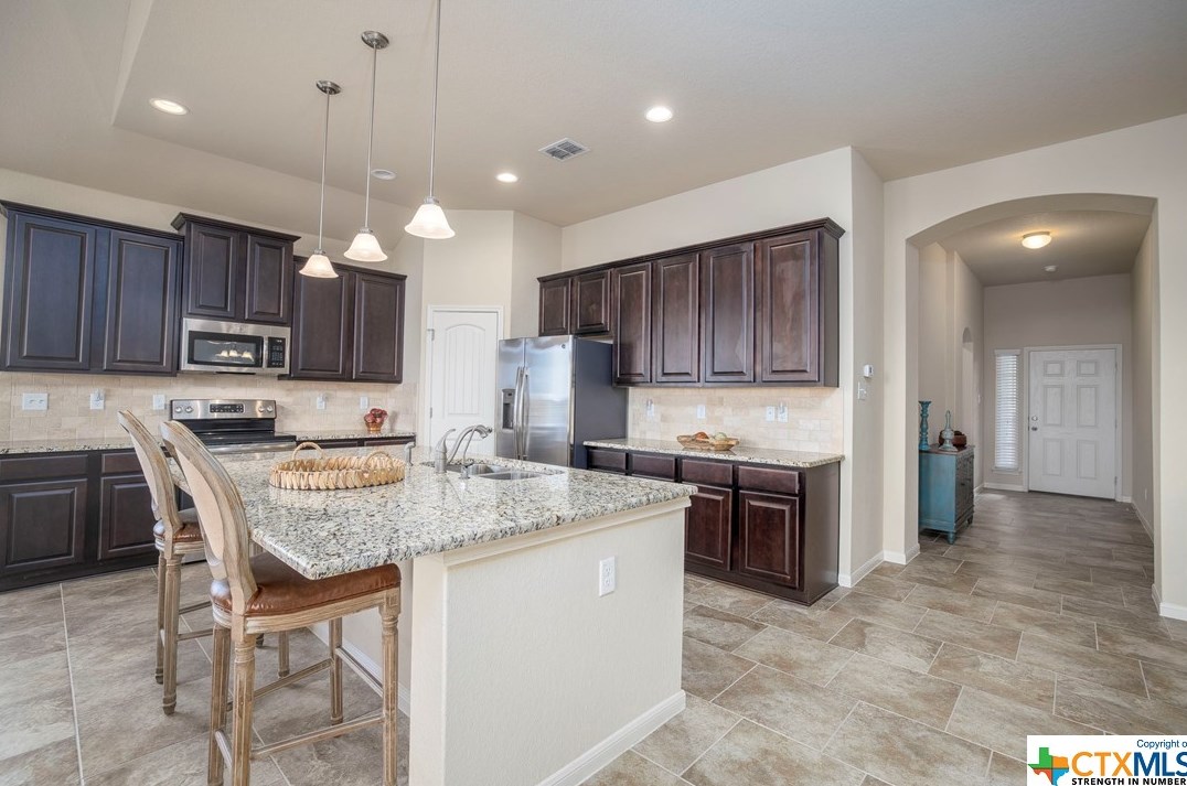 2948 Nicholas Cv, New Braunfels TX 78130-6846 exterior