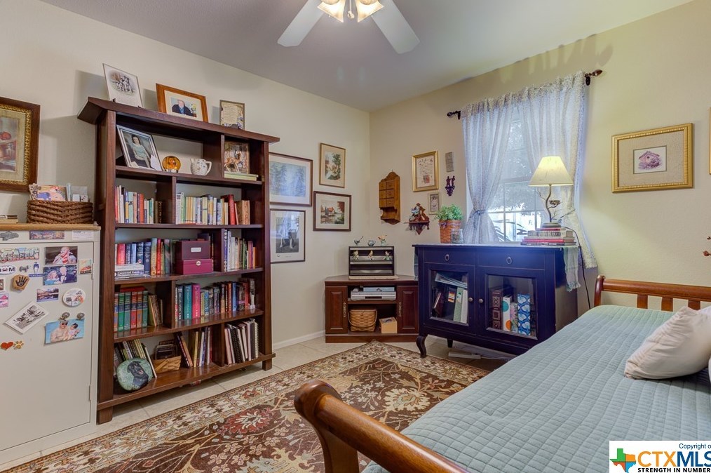 518 Zipp Rd, New Braunfels TX 78130-9595 exterior