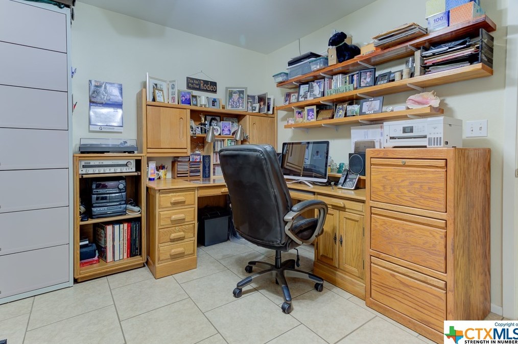 518 Zipp Rd, New Braunfels TX 78130-9595 exterior