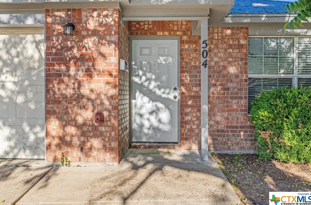 504 Surghnor St, Morgans Point, TX 76513