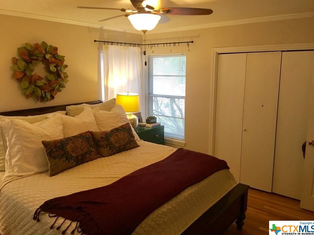 890 Laurel Ln, New Braunfels, TX 78130