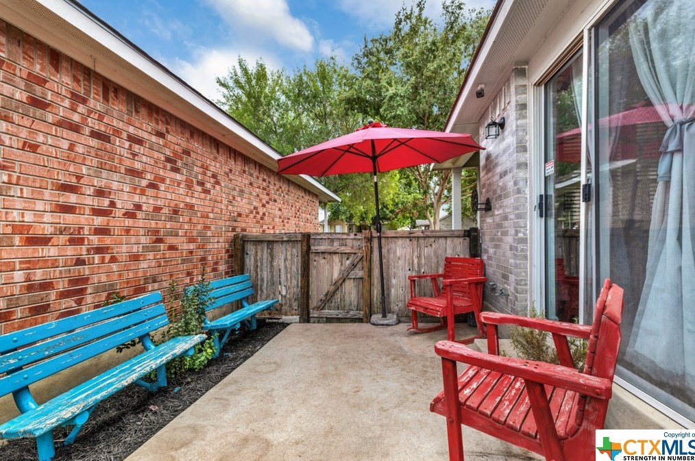 1740 Logans Pass, New Braunfels TX 78130-7707 exterior