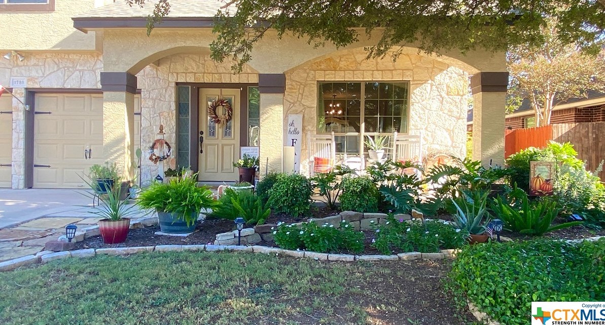 1780 Oakmont Cir, New Braunfels, TX 78132-3846