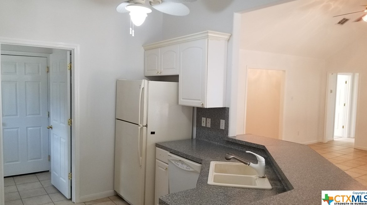 3443 Lakeview Dr, New Braunfels TX 78133-3484 exterior