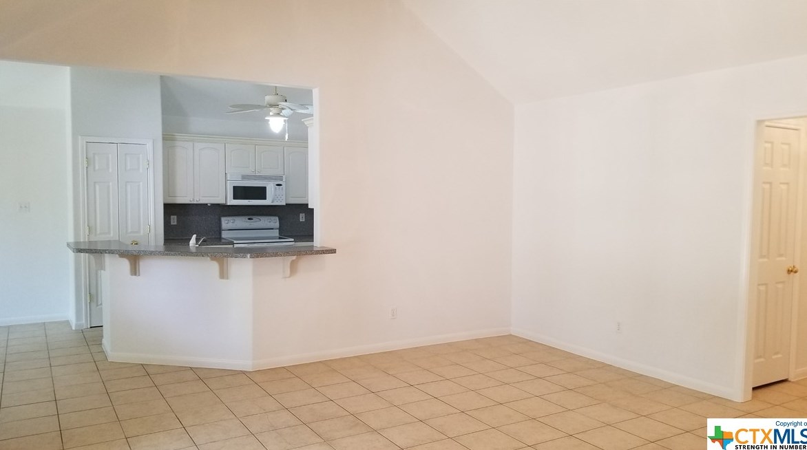 3443 Lakeview Dr, New Braunfels TX 78133-3484 exterior