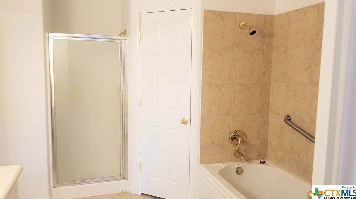 3443 Lakeview Dr, New Braunfels TX 78133-3484 exterior