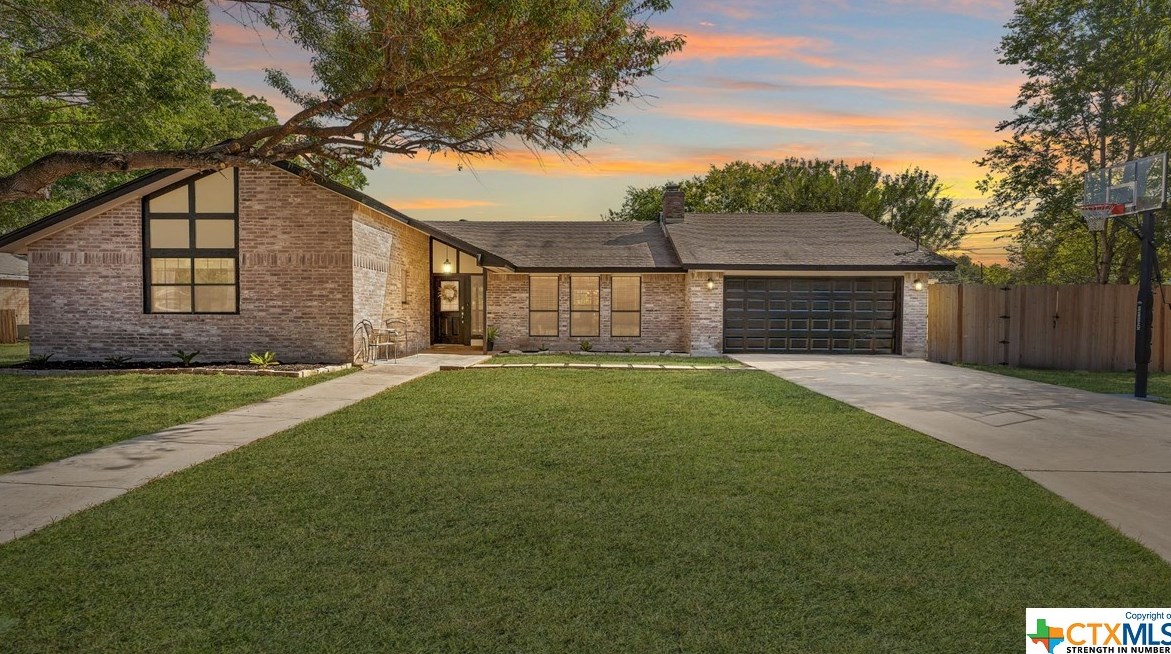 1413 Oleander Dr, New Braunfels, TX 78130-7748