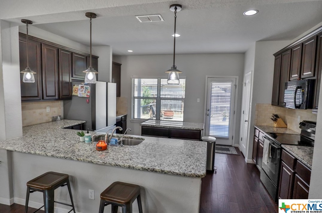 829 Manhattan, New Braunfels, TX 78130