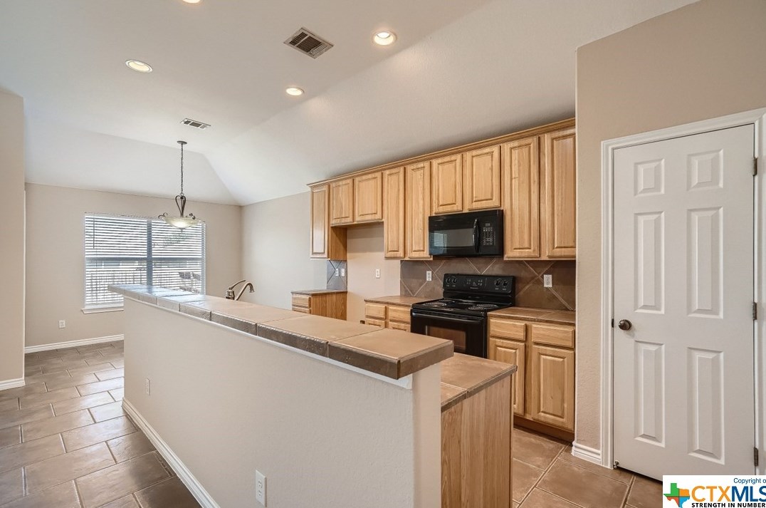 3032 Douglas Fir Dr, New Braunfels TX  78130-7069 exterior