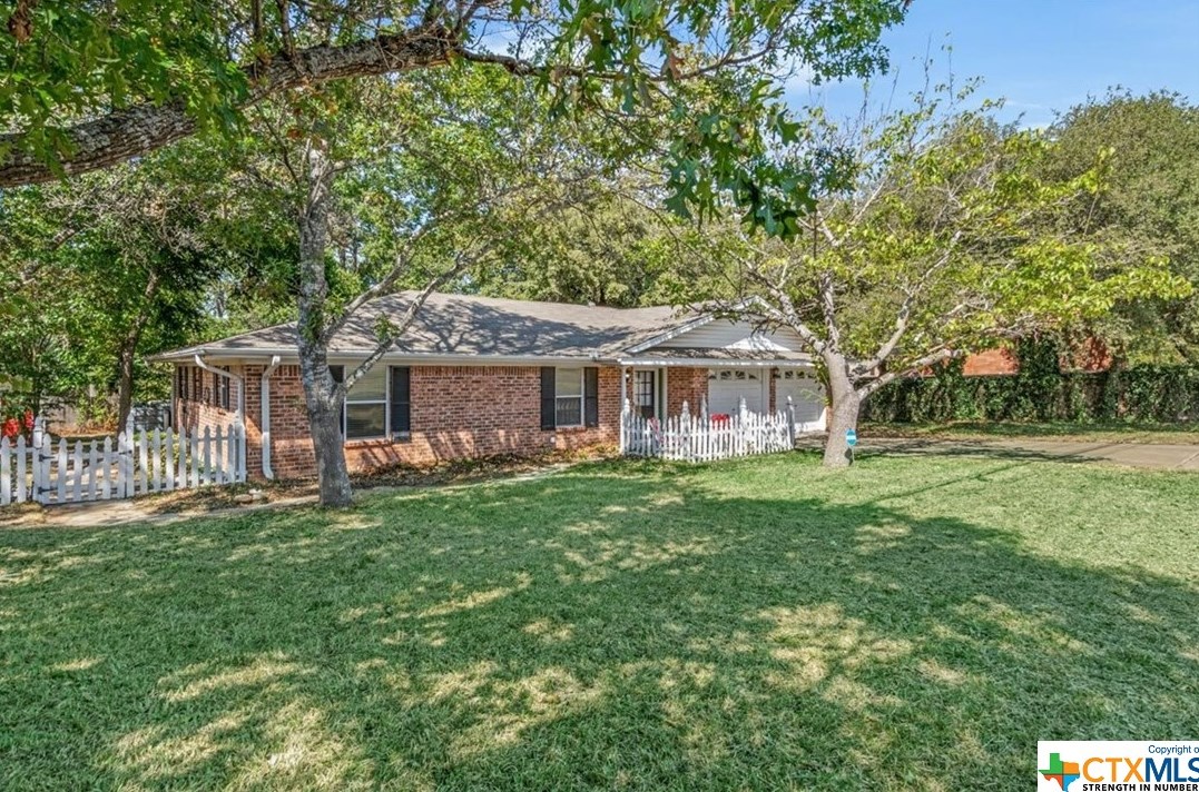 3010 Meadow Oaks Dr, Temple, TX 76502-1755