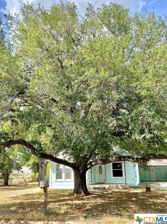 322 W Austin St, Stairtown, TX 78648