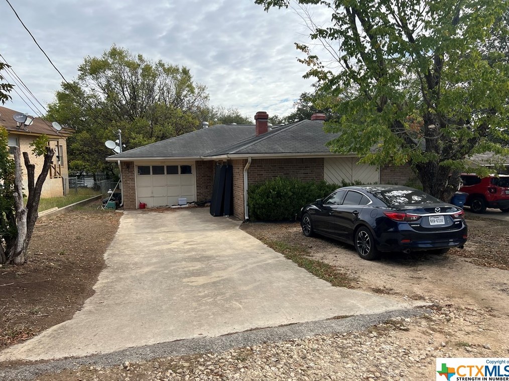 1011 Wood Rd, New Braunfels, TX 78130-6274