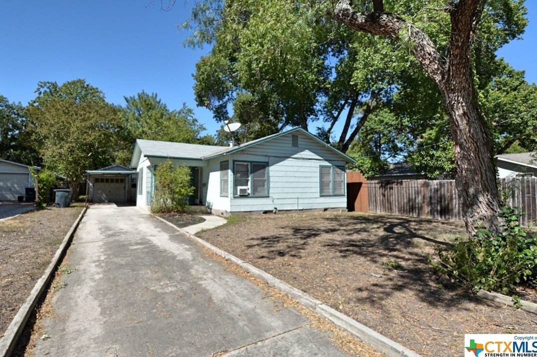 730 Roosevelt St, New Braunfels, TX 78130-5667