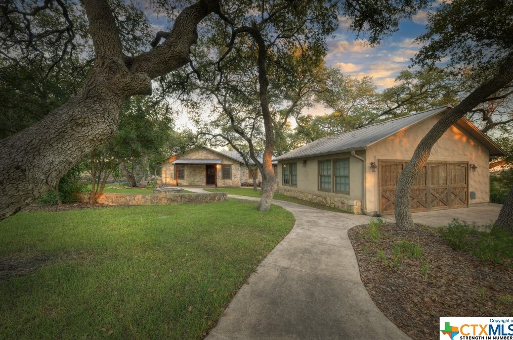 1053 Shady Holw, New Braunfels, TX 78132-2351