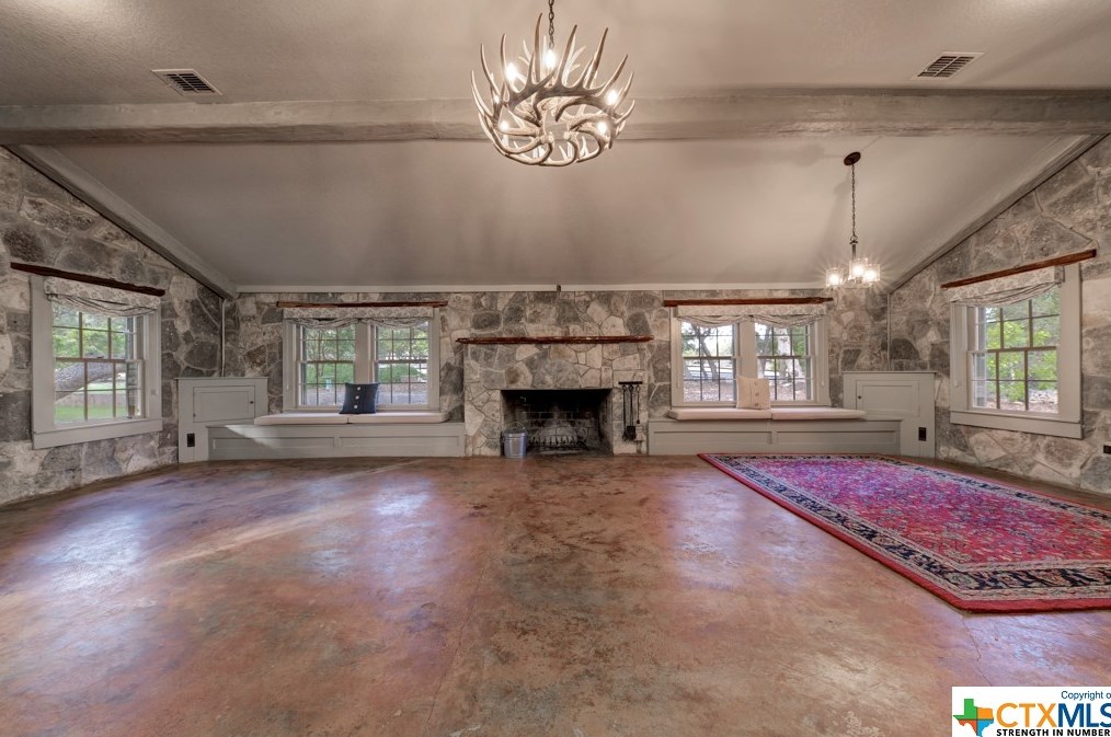 1053 Shady Holw, New Braunfels TX 78132-2309 exterior