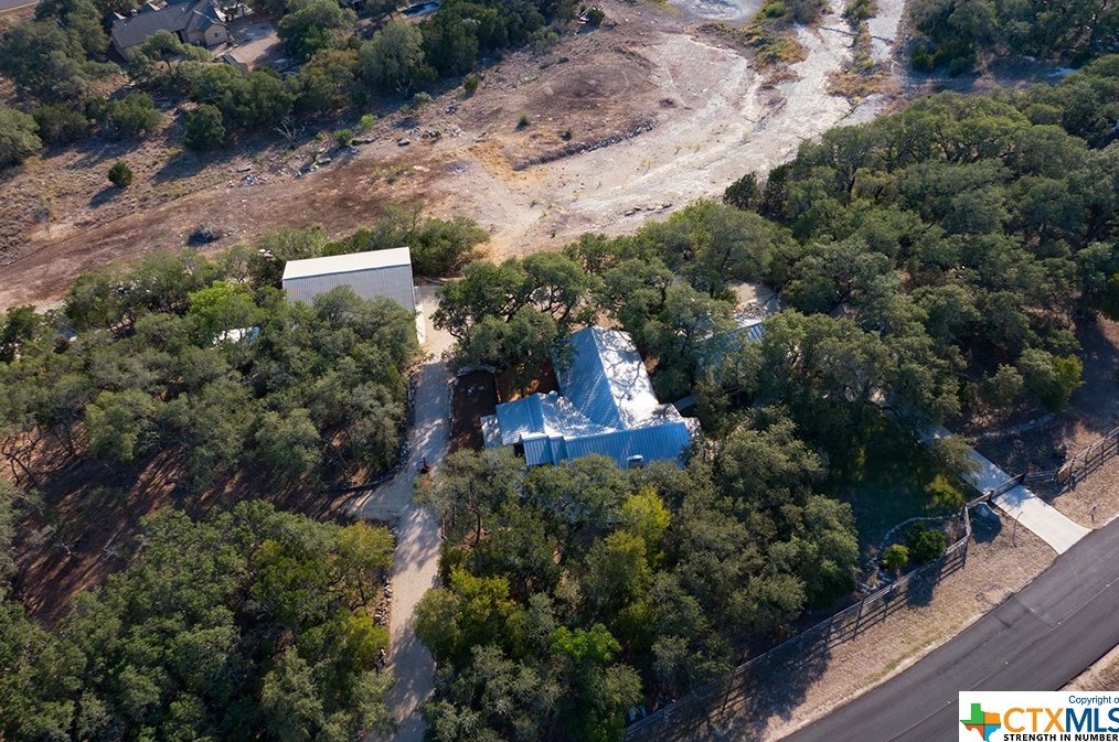 1053 Shady Holw, New Braunfels TX 78132-2309 exterior