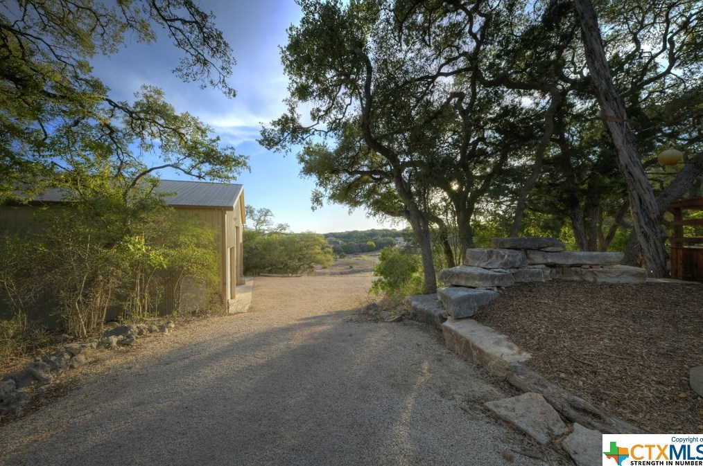 1053 Shady Holw, New Braunfels TX 78132-2309 exterior